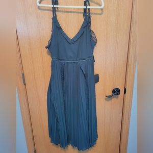 Lulus Forest Green pleated Dress